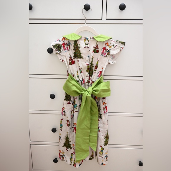 Tamal con Merengue Grinch dress - Picture 2 of 6
